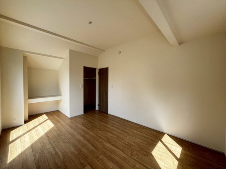 ��t���s��s����1���ڂ̐V�z��ˌ��Ă̎q������