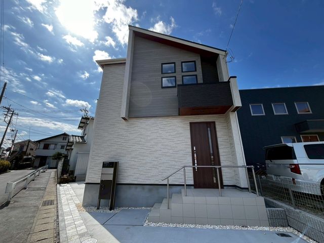 ��t���s��s����1���ڂ̐V�z��ˌ��Ă̌��n�O�ώʐ^