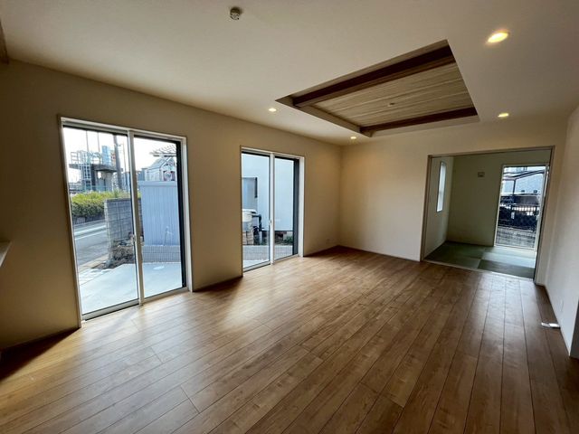 ��t���s��s����1���ڂ̐V�z��ˌ��Ẵ��r���O