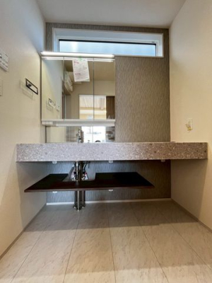 ��t���s��s����1���ڂ̐V�z��ˌ��Ă̐��ʑ�E���ʏ�