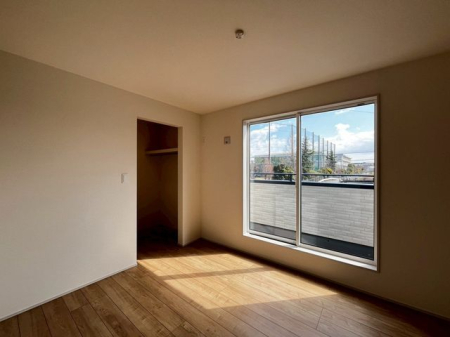 ��t���s��s����1���ڂ̐V�z��ˌ��Ă̐Q��