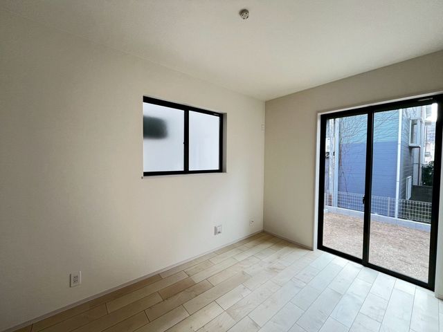 ��t�����ˎs����3���ڂ̐V�z��ˌ��Ă̎q������