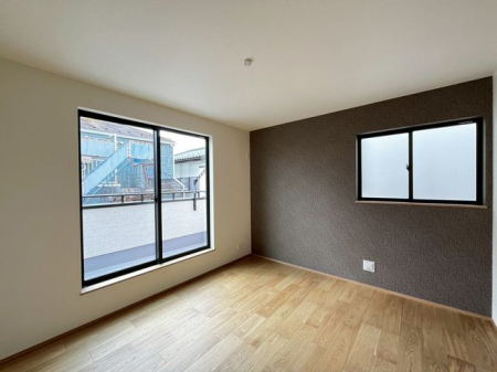 ��t�����ˎs����3���ڂ̐V�z��ˌ��Ă̎q������