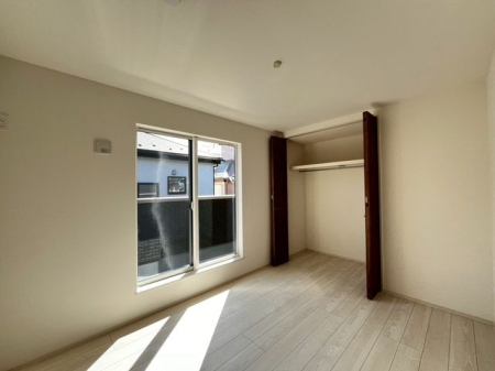 ��t�����P�J�s�k����2���ڂ̐V�z��ˌ��Ă̎q������