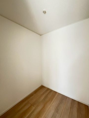 ��t�����ˎs�܍���1���ڂ̐V�z��ˌ��Ă̎��[