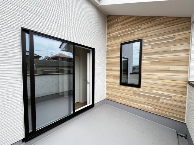 ��t���s��s�k����4���ڂ̐V�z��ˌ��Ẵo���R�j�[