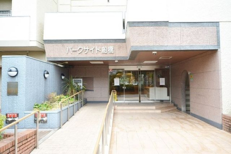 ��t���D���s�C�_��2���ڂ̒��Ã}���V�����̃G���g�����X