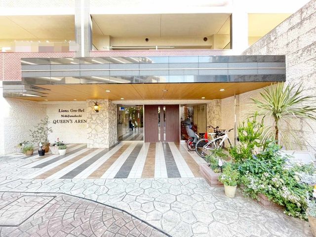 ��t���D���s�����R2���ڂ̒��Ã}���V�����̃G���g�����X