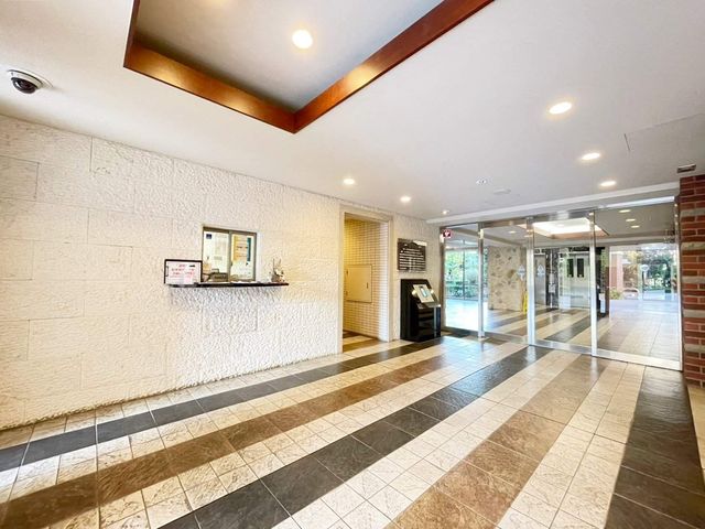 ��t���D���s�����R2���ڂ̒��Ã}���V�����̃G���g�����X