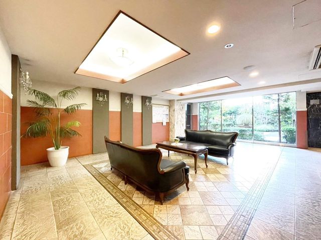 ��t���D���s�����R2���ڂ̒��Ã}���V�����̃G���g�����X