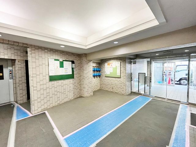 ��t���s��s����3���ڂ̒��Ã}���V�����̃G���g�����X