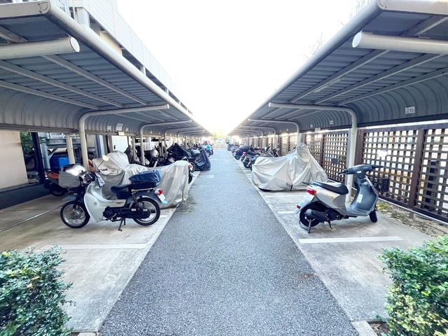 ��t���D���s�R��1���ڂ̒��Ã}���V�����̒��ԏ�