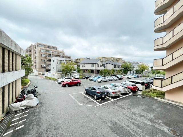 ��t���D���s�Í�3���ڂ̒��Ã}���V�����̒��ԏ�