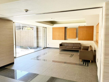 ��t���D���s���2���ڂ̒��Ã}���V�����̃G���g�����X