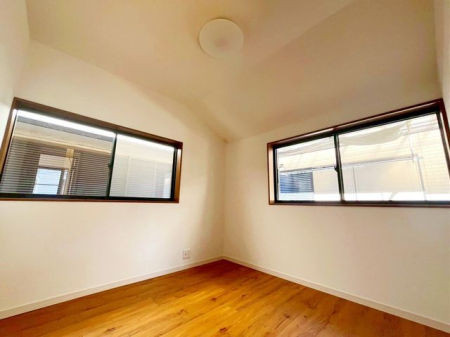 ��t���s��s�{�a�c1���ڂ̒��È�ˌ��Ă̎q������