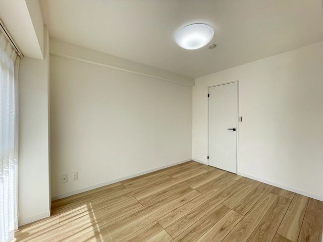 ��t���D���s�{��5���ڂ̒��Ã}���V�����̎q������