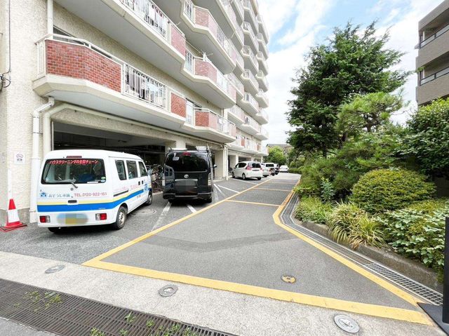 ��t���s��s�s���3���ڂ̒��Ã}���V�����̒��ԏ�