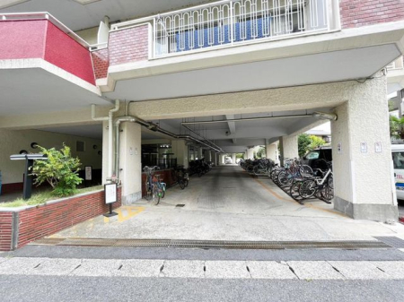 ��t���s��s�s���3���ڂ̒��Ã}���V�����̃G���g�����X