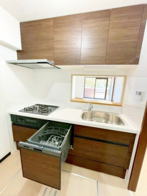 ��t���D���s��q�� �̒��Ã}���V�����̃L�b�`��