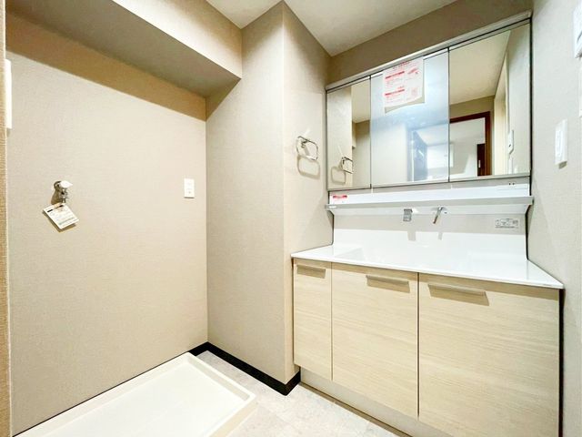 ��t���D���s��q�� �̒��Ã}���V�����̐��ʑ�E���ʏ�