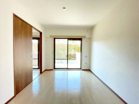 ��t���D���s��q�� �̒��Ã}���V�����̐Q��