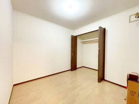 ��t���D���s��q�� �̒��Ã}���V�����̎q������