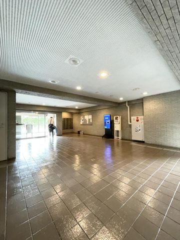 ��t���s��s�k����4���ڂ̒��Ã}���V�����̃G���g�����X