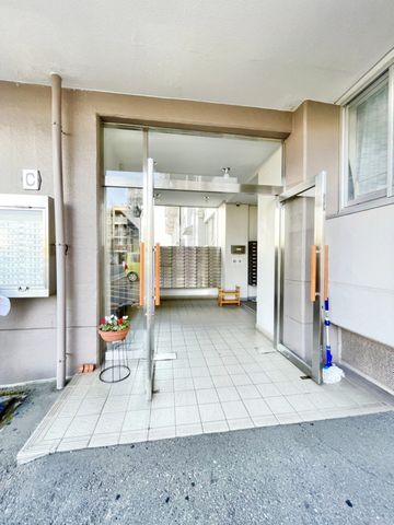 ��t���D���s�{���R4���ڂ̒��Ã}���V�����̃G���g�����X