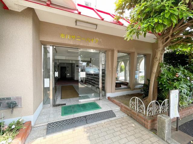 ��t���s��s������3���ڂ̒��Ã}���V�����̃G���g�����X