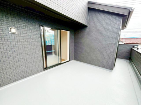 ��t���D���s�ێR5���ڂ̐V�z��ˌ��Ẵo���R�j�[