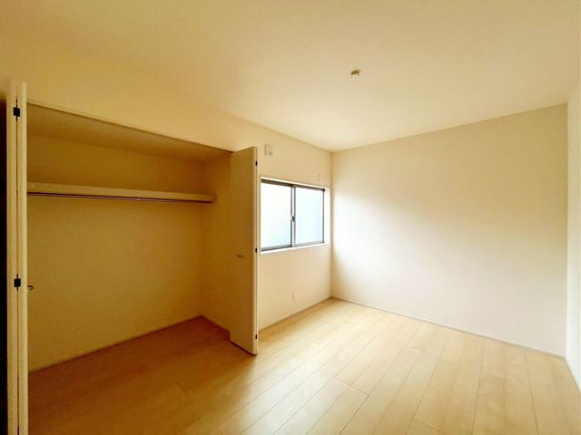 ��t���s��s�^��5���ڂ̐V�z��ˌ��Ă̎q������