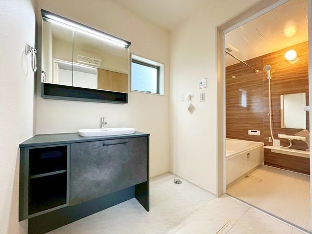 ��t���s��s�^��5���ڂ̐V�z��ˌ��Ă̐��ʑ�E���ʏ�