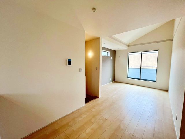 ��t���s��s�^��5���ڂ̐V�z��ˌ��Ă̎q������