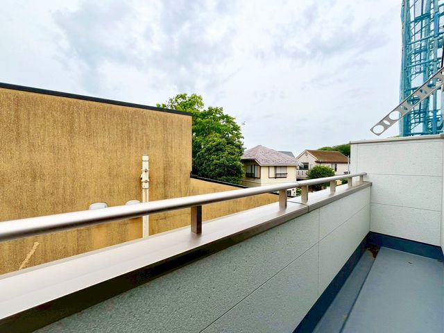 ��t���s��s�^��5���ڂ̐V�z��ˌ��Ẵo���R�j�[