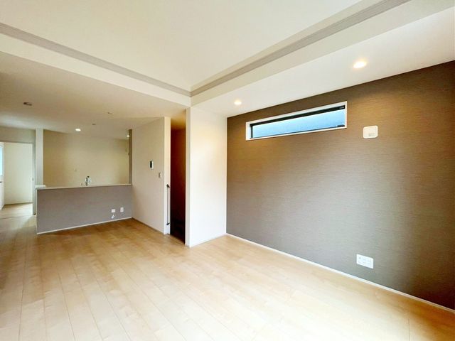 ��t���s��s�^��5���ڂ̐V�z��ˌ��Ẵ��r���O