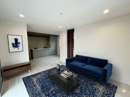 ��t���s��s�^��5���ڂ̐V�z��ˌ��Ẵ��r���O