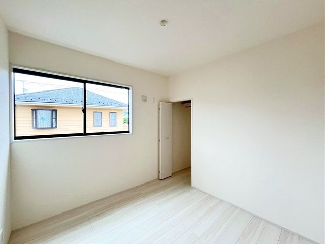 ��t���s��s�^��5���ڂ̐V�z��ˌ��Ă̎q������