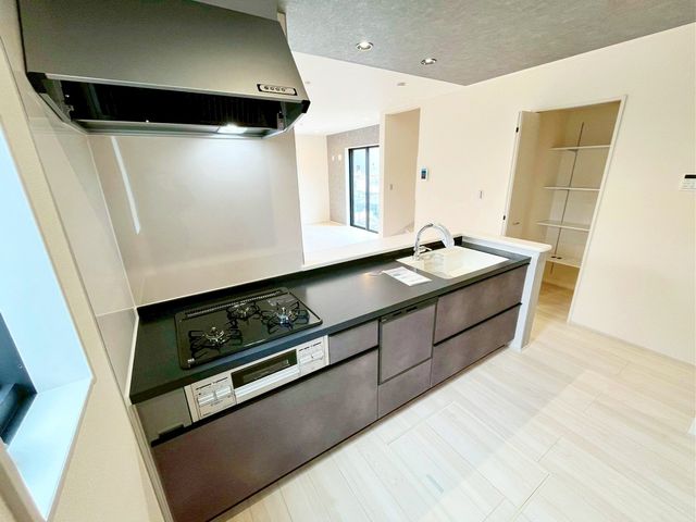 ��t���s��s�^��5���ڂ̐V�z��ˌ��ẴL�b�`��