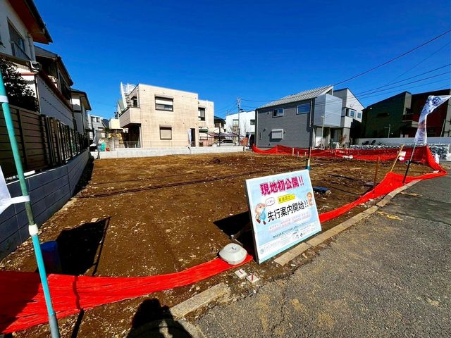 ��t���s��s������1���ڂ̐V�z��ˌ��Ă̌��n�O�ώʐ^