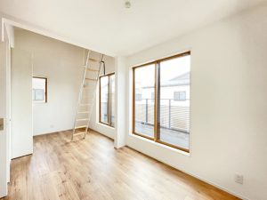 ヤマダホームズ